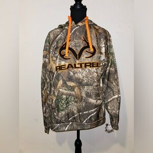 NWT Realtree Camo Sweater - Size M